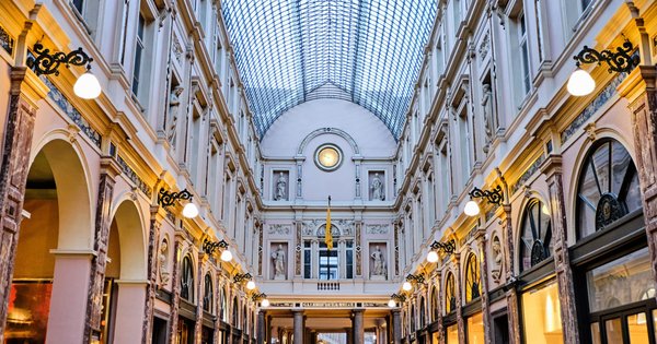 Come creare una parete galleria per esporre foto e opere d'arte in casa?